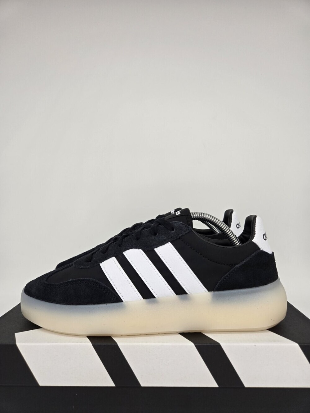 Adidas Women's Barreda Decode Core JR3102 Black Cloud White Shoes Size 9.5